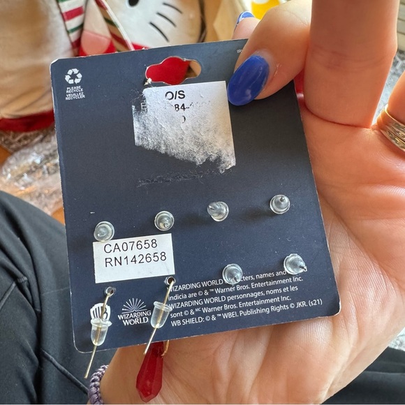 Warner Bros. Harry Potter Gryffindor Earrings - Red and Gold - Picture 2 of 2